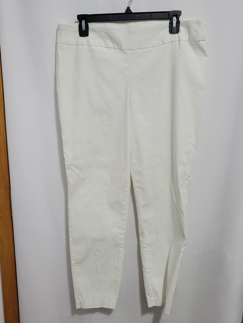 Est. 1946 White Pants, Size 16